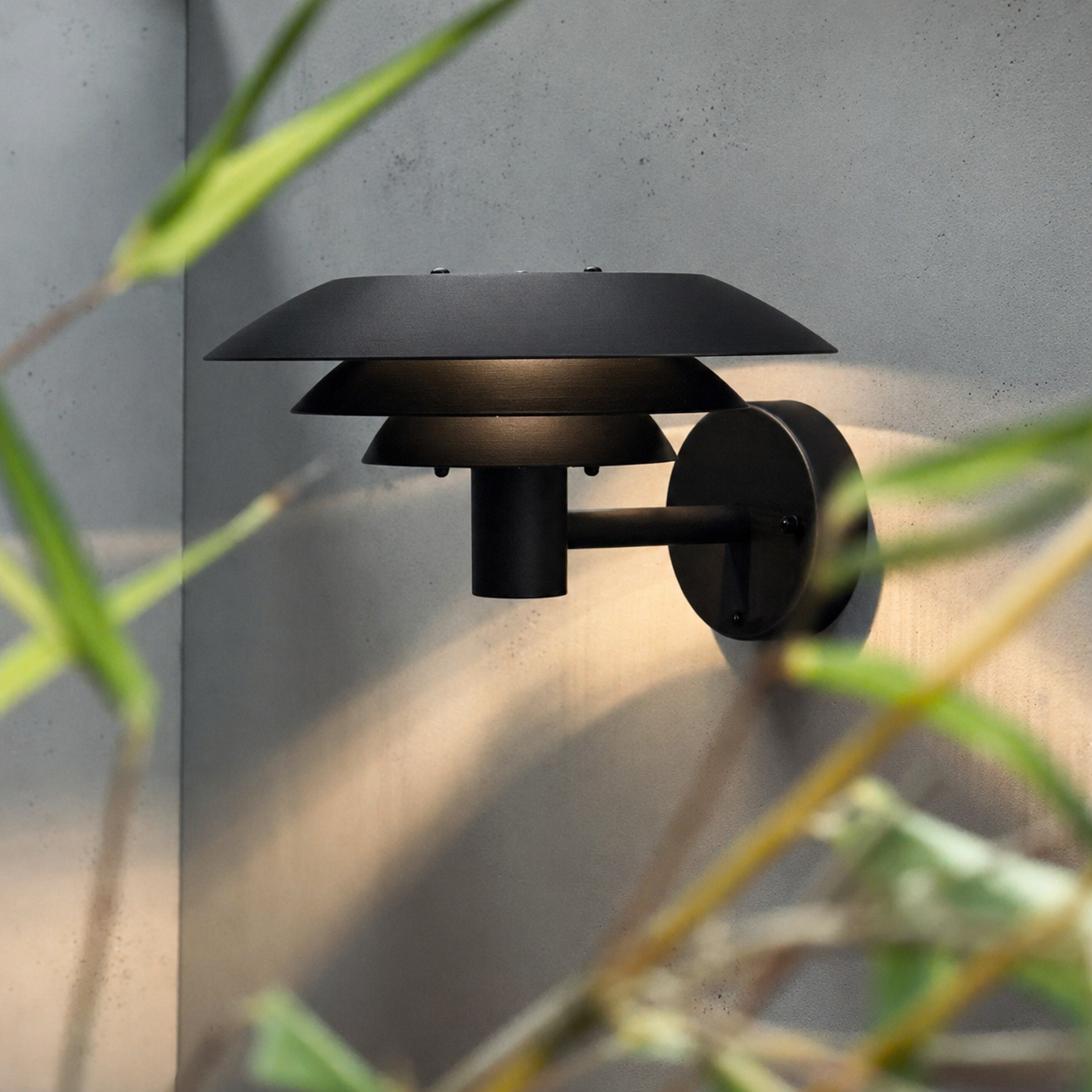 ボブ・ディランGuided by the Eternal Light (2CD) DL25 Outdoor Wall Light - Black – Dyberg Larsen