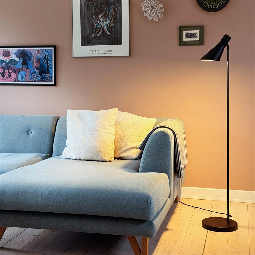 DL12 Floor Lamp - Black – Dyberg Larsen