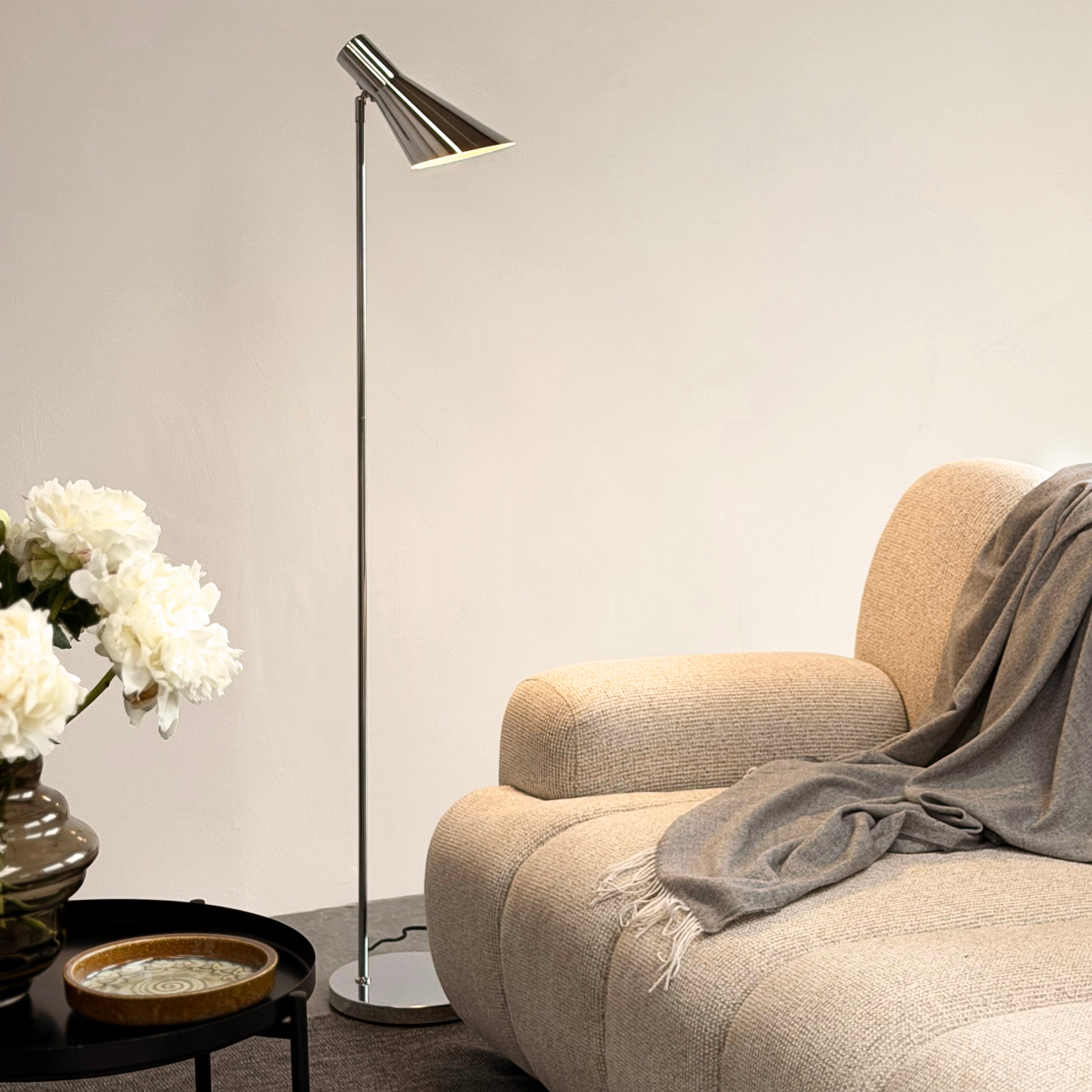 DL12 Floor Lamp - Chrome – Dyberg Larsen