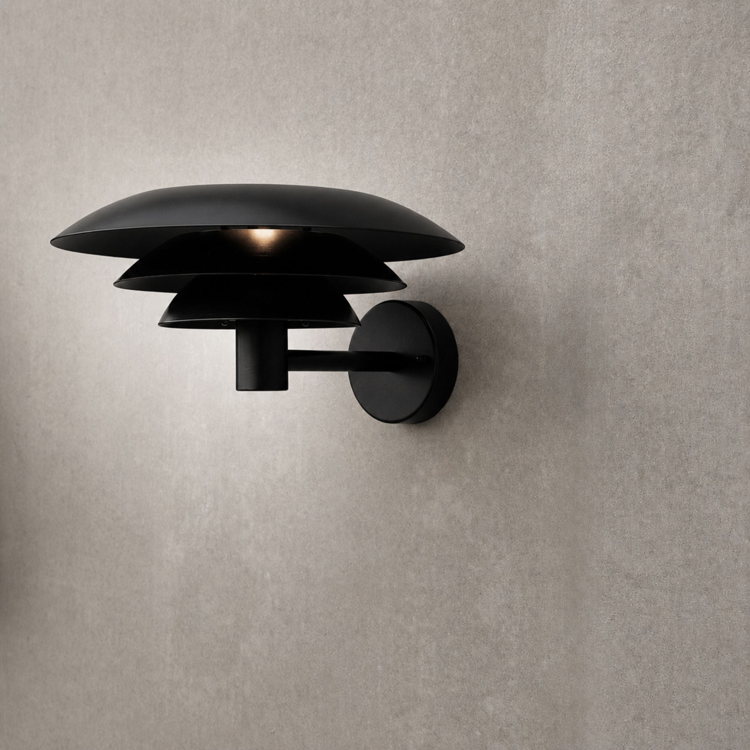 DL30 Outdoor Wall Lamp - Black – Dyberg Larsen