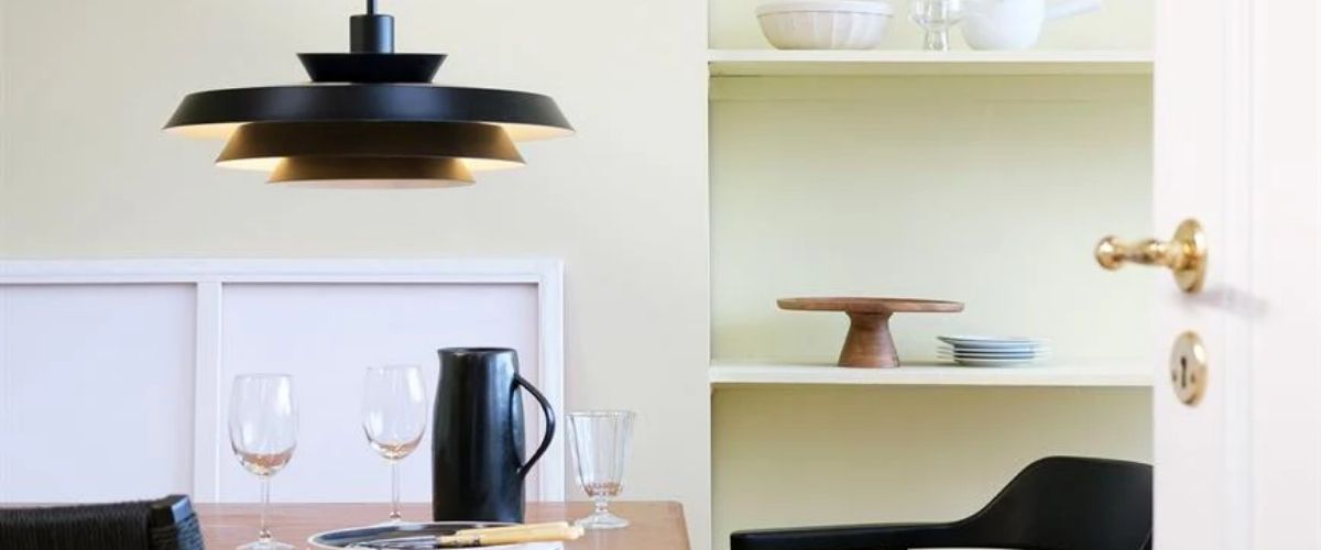 Lys spisestuen op med loftlamper