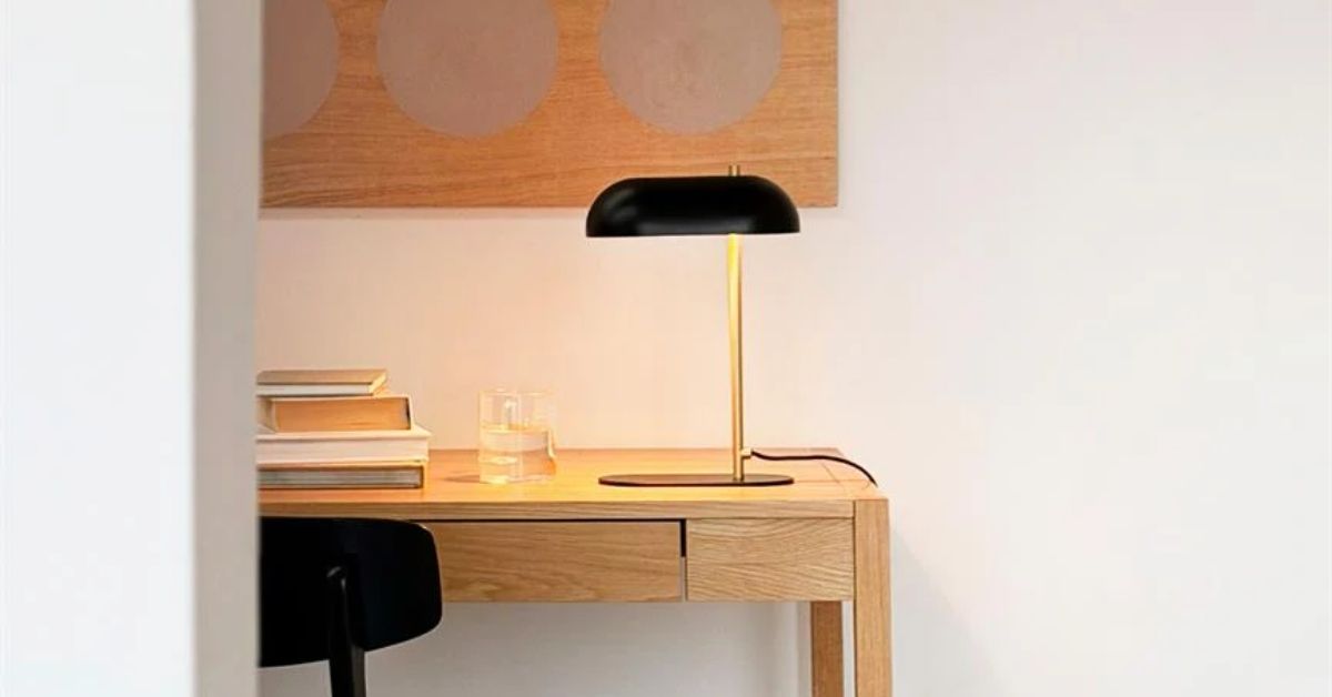 Skab god arbejdsbelysning med bordlamper til kontor
