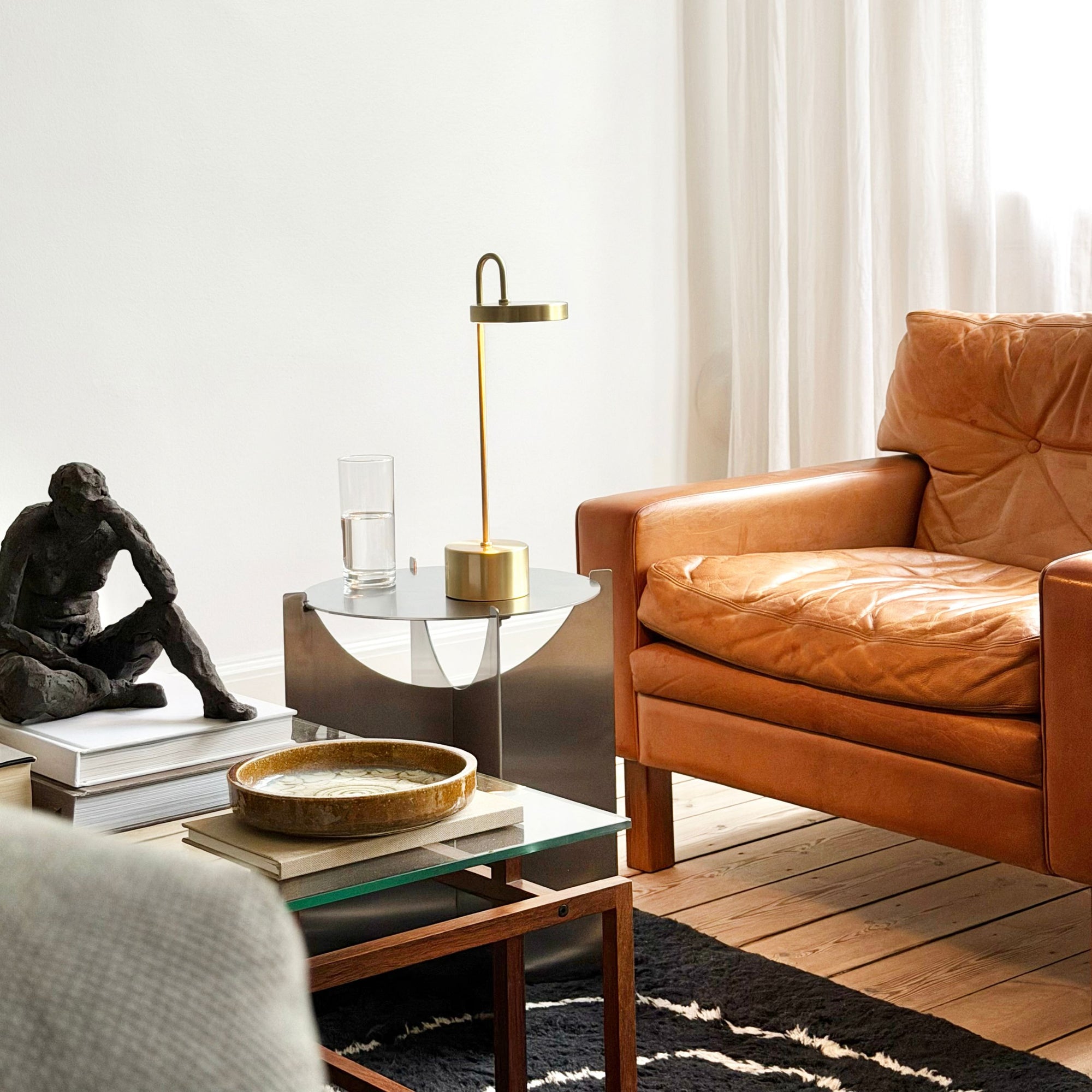 Moovelight Table Lamp with Wireless Charger, Brass