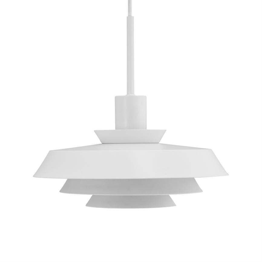 A white, multi-layered pendantlamp hangs from a short cord, shields the light with three downward-sloping discs and stands out against a uniform white background.