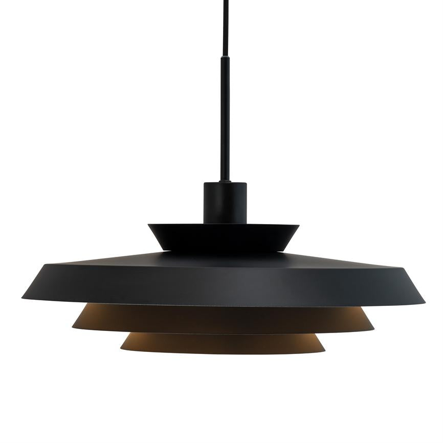 A black, layered pendant lamp hangs from a cord; wide, flat screens in three levels focus the light downwards against a neutral white background.