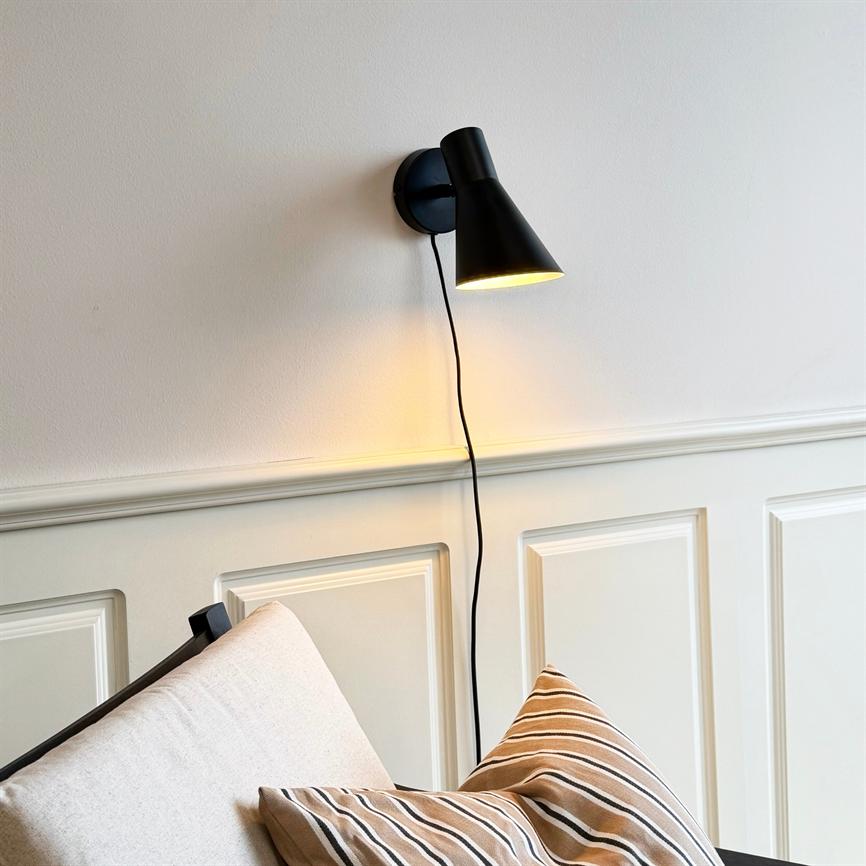 DL12 Wall Lamp - Black