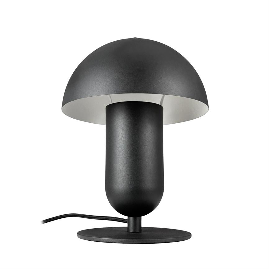 Sort matsort metal bordlampe formet som en svamp (svampehat og cylindrisk skaft) står slukket på en lav, cirkulær fod mod en hvid baggrund.