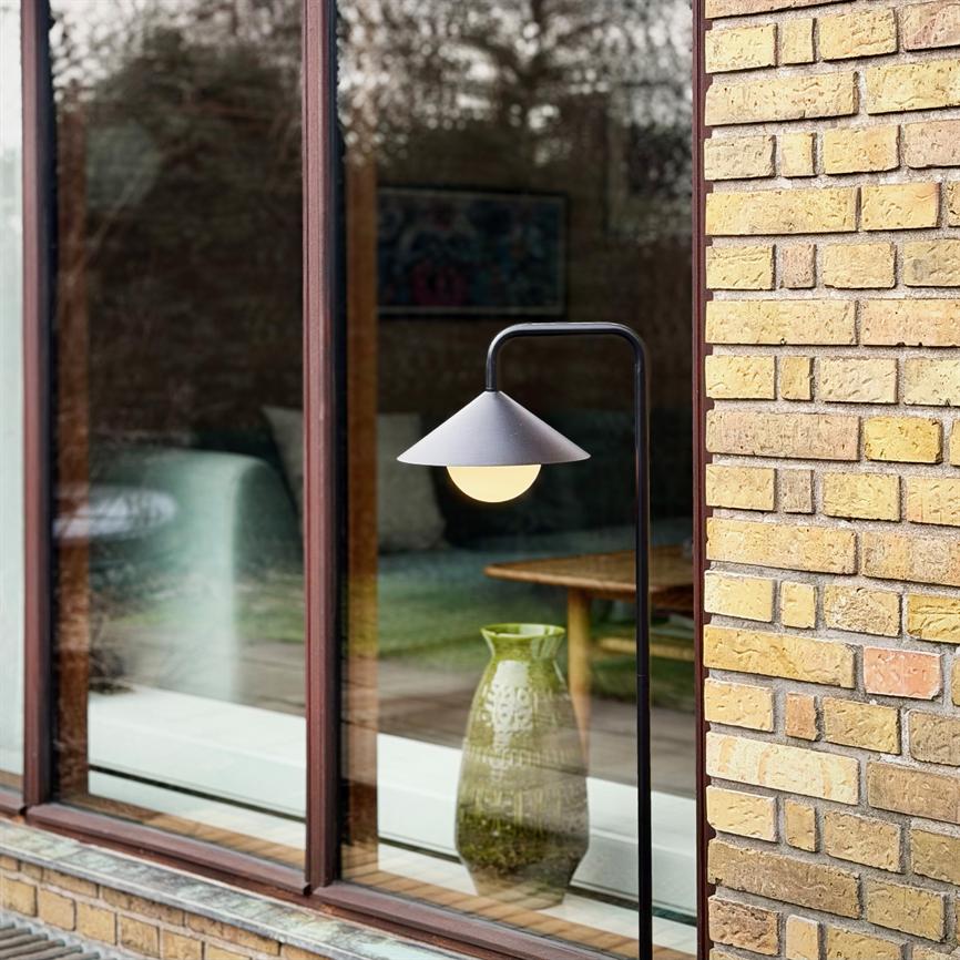 Nova Outdoor Floor Lamp With Light Globe And Remote Control