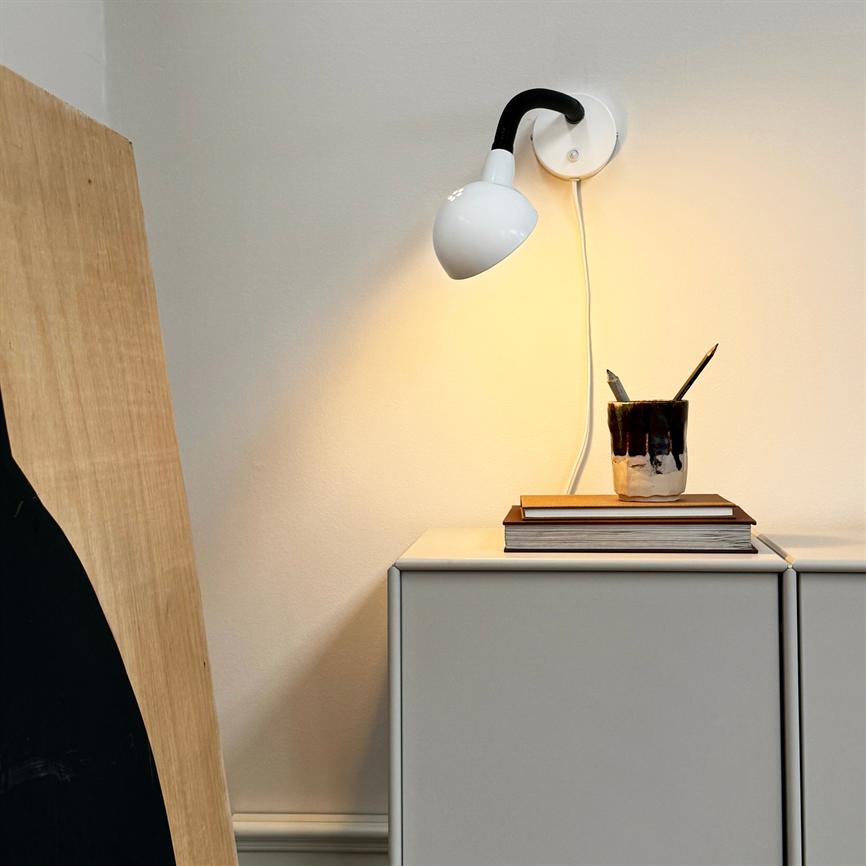 Swan Wall Lamp - White