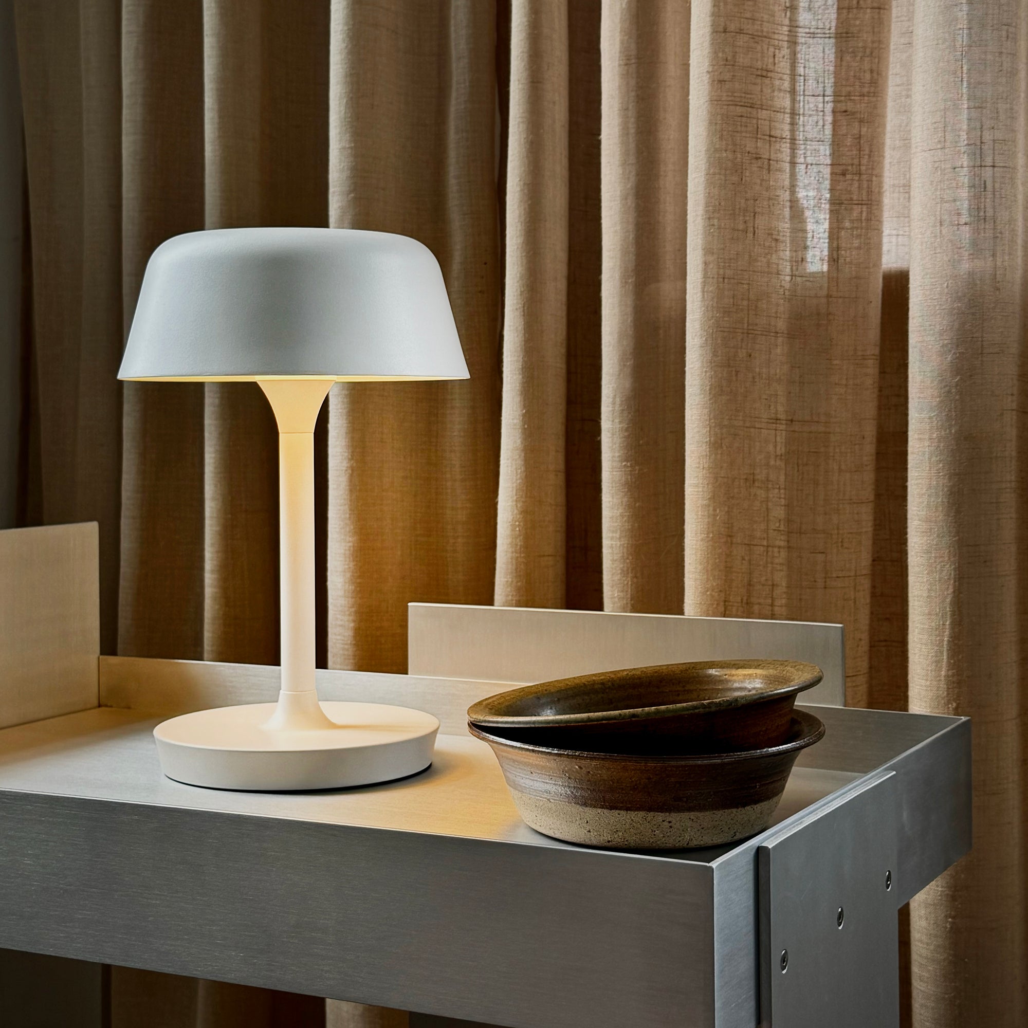 Valencia LED Genopladelig Bordlampe - Hvid